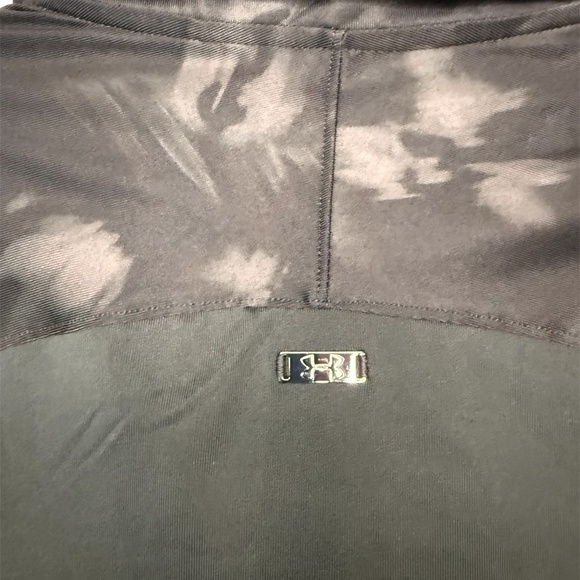 Under Armour Women's Zinger Crocus Blur Print 1/4 Zip Golf Pullover - Picture 6 of 7